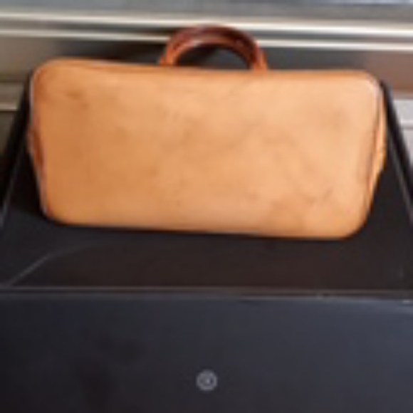 Louis Vuitton Bag - Picture 10 of 12